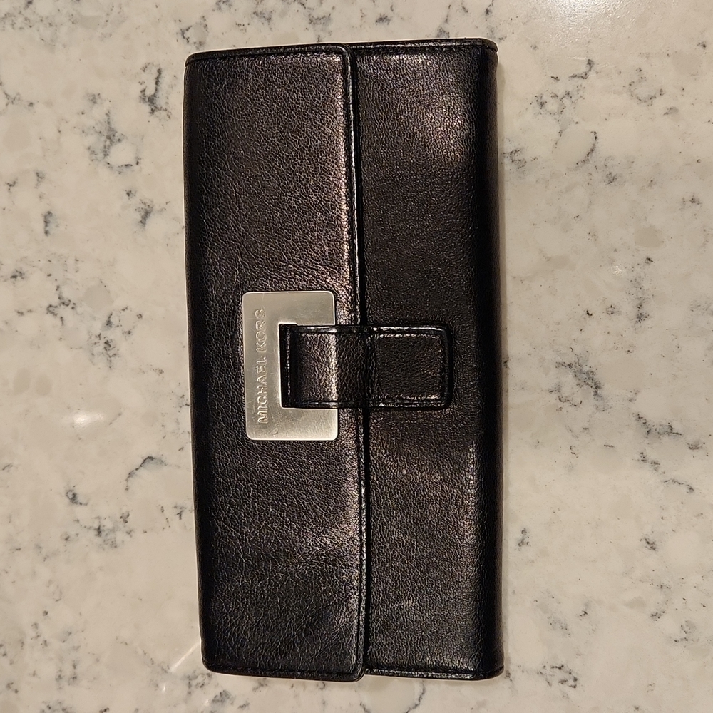 Michael Kors Leather Continental Wallet Snap Closure Silver Hardware